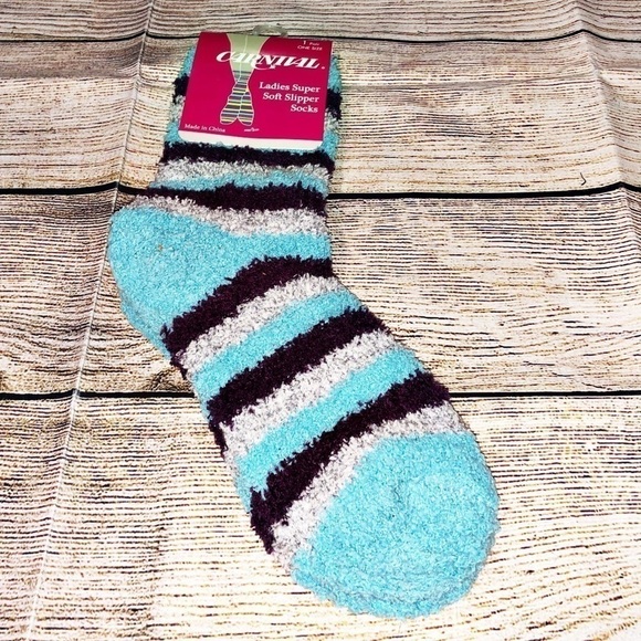 NWT Carnival Super Soft Slipper Socks - Picture 1 of 5